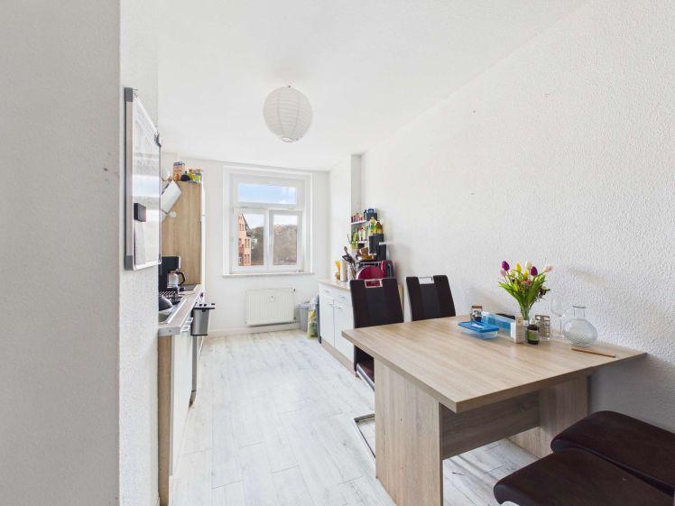 Mit Einbauküche! Moderne 3-Zimmer DG Wohnung in Plauen Nähe Klinikum - Photo 1