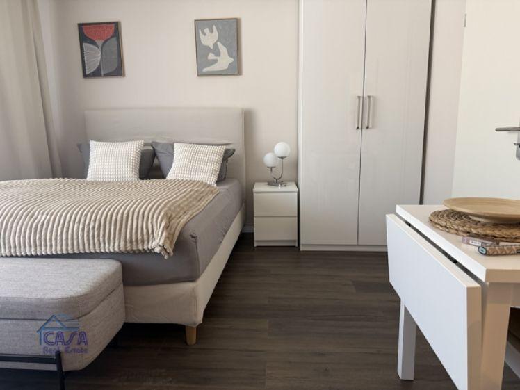 ERSTBEZUG: 1 Zimmer, komplett neu eingerichtetes Apartment mit Balkon - Foto 1