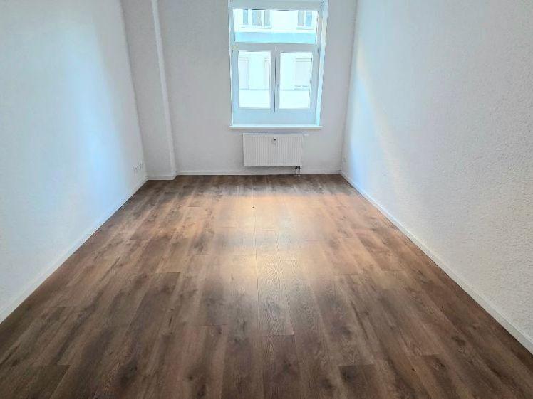 Tolle 2-Raum-EG-Wohnung mit Balkon - Foto 1