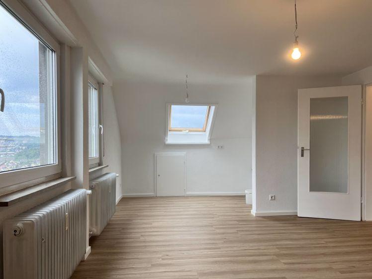 73249 Wernau: Schöne 2-Zi-DG-Whg 2025 neu renoviert! - Foto 1
