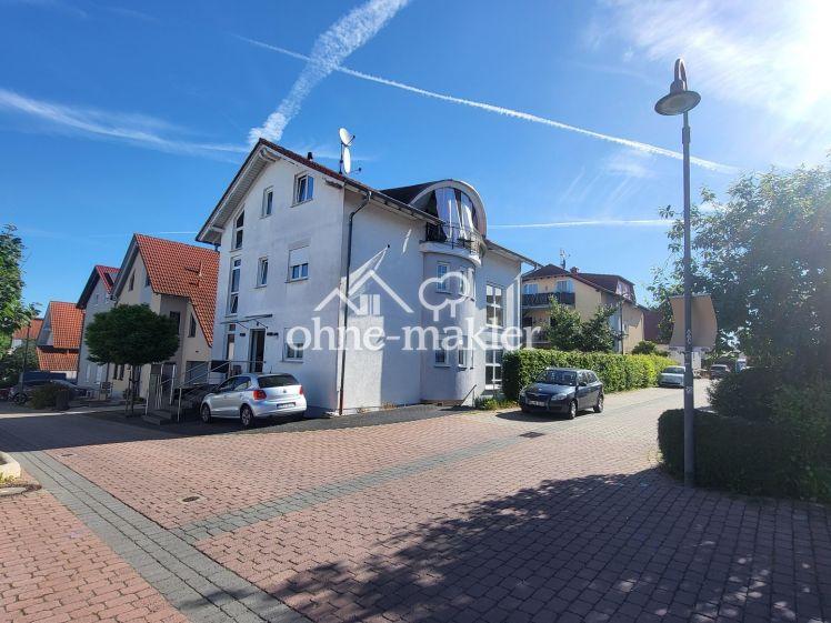 Moderne 3-Zimmer-Dachgeschosswohnung mit Balkon, Loggia & Einbauküche - Photo 1