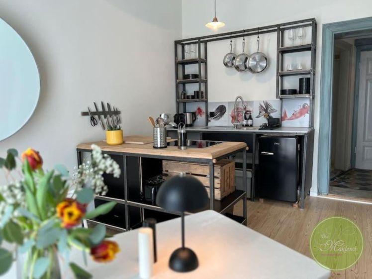 *** MEGA Style! Altbau-Ambiente *** VOLLmöbliert ** NEUbezug ** U-Bahn Anschluss ** NÄHE DATEV - Foto 1