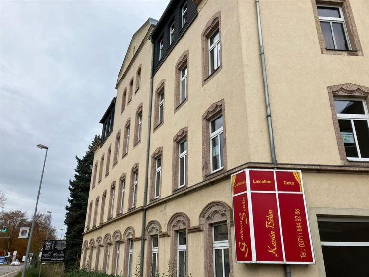Großzügige 3-Zimmer mit Garage, Laminat, EBK und Wannenbad in guter Lage - Foto 1