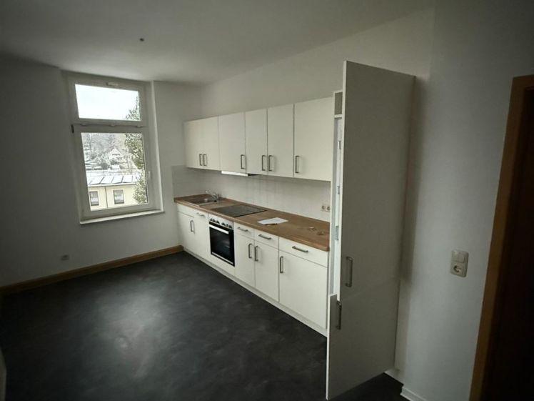 Großzügige 3-Zimmer mit Garage, Laminat, EBK und Wannenbad in guter Lage - Foto 1