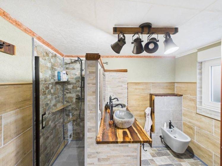 Immobilie in Merchweiler - Einfamilienhaus in Merchweiler - modernisiert 2024, 102 m² Wohnfläche und großer Garten! - Bild 0