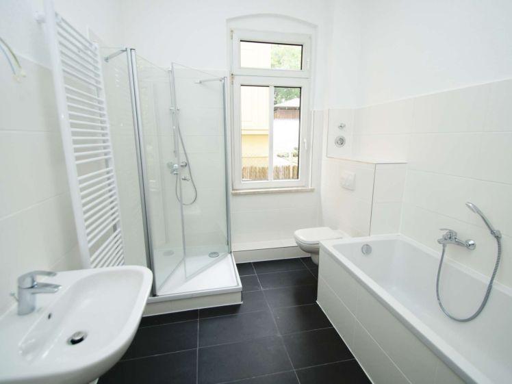 5-Zimmer-Whg im EG einer Altbau-Stadtvilla mit TERRASSE, Wanne+Dusche, Gäste-WC - Photo 1