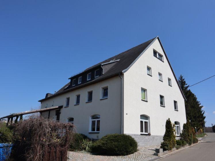 Individuelle Dachgeschosswohnung mit Einbauküche ! ! - Foto 1