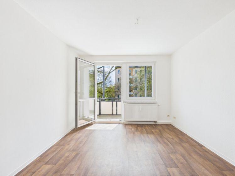 Stilvolle, frisch renovierte Wohnung mit Balkon fürs persönliche Sonnenbad - Photo 1
