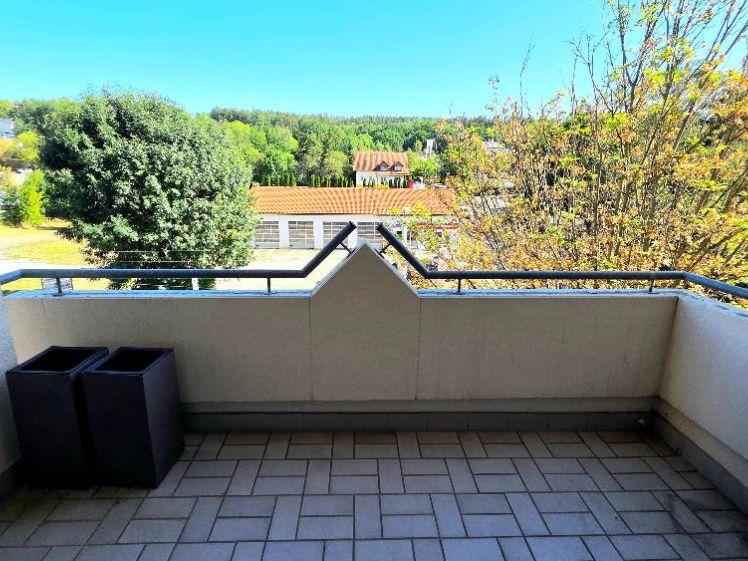 2-R. Whg. m. Balkon, EBK, Lift sowie KfZ Stellplatz. Gleich beim Klinikum ! - Foto 1