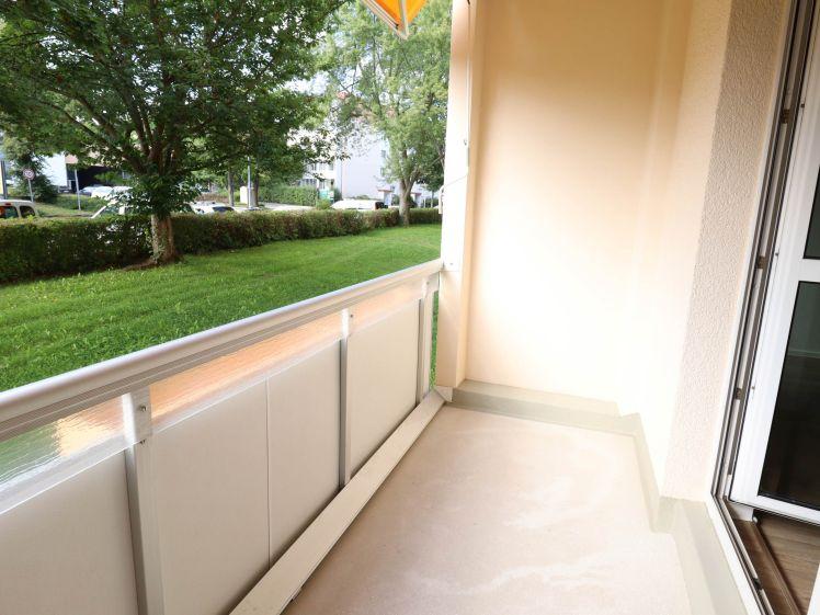 frisch sanierte 3-Raumwohnung mit Balkon und Dusche - Photo 1