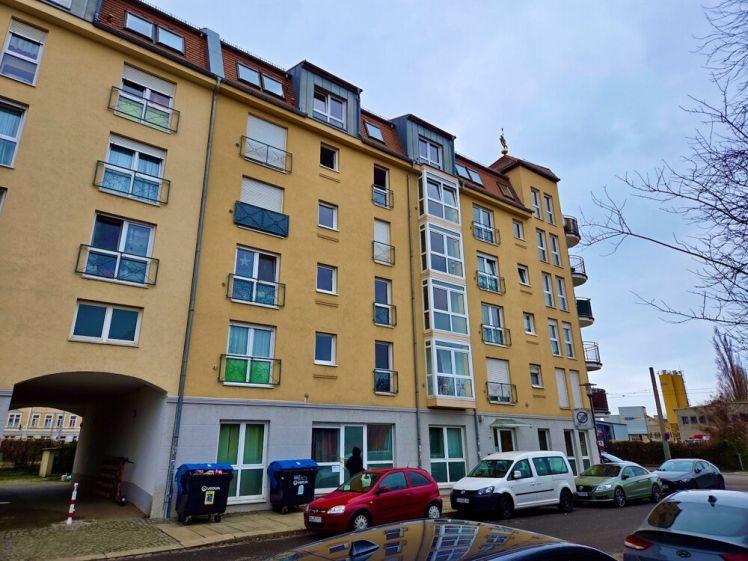 TOP sanierte und möbilierte 2 - Zimmer Wohnung mit Balkon und Einbauküche - Photo 1