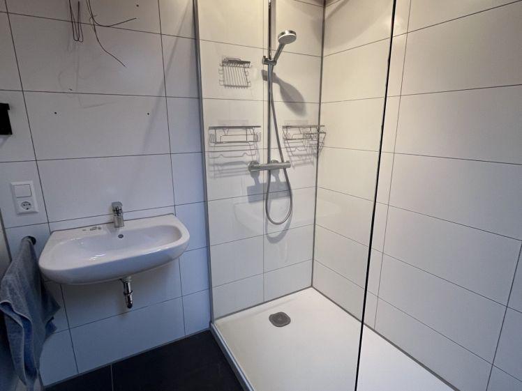 Sifi: 2 Zimmer - DG - Wohnung in ruhiger Lage - Photo 1