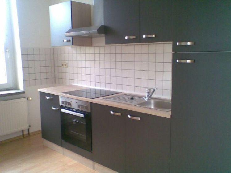 *** Großzügige WG 2-Zimmer mit Wannenbad, Einbauküche und Laminat im Zentrum *** - Photo 1