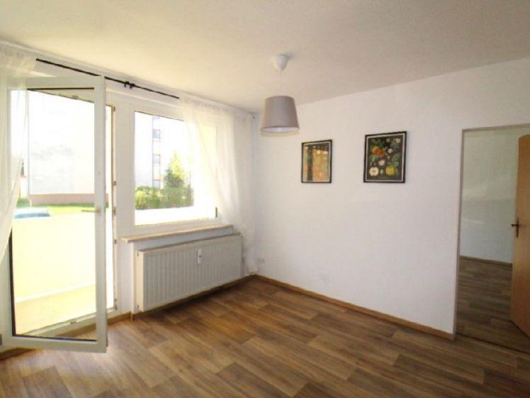 2 Zimmer + EBK + Balkon in einer ruhigen Wohnlage von Lunzenau - Photo 1