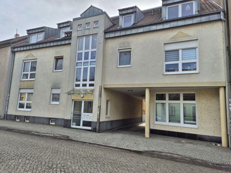 kleine 2- RWE im Seitentrakt eines Mehrfamilienhauses unweit vom Golßener Volkspark - Foto 1