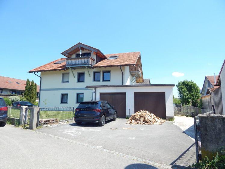 Frei ab sofort - Freilassing - 2,5 Zimmer Mietwohnung, 2. OG - günstig heizen mit Wärmepumpe! - Foto 1