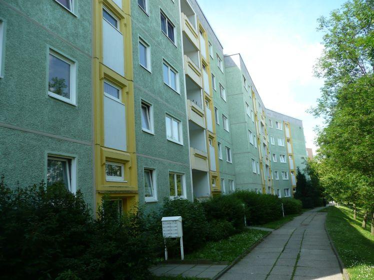 Familienwohnung in ruhiger Gegend direkt am Melchendorfer Markt - Photo 1