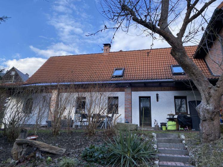 geräumiges, gut ausgestattetes Einfamilienhaus (Doppelhaushälfte) mit Garten zu vermieten - Photo 1