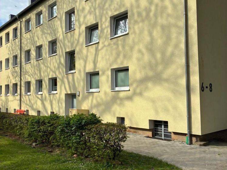 Wir renovieren für Sie! 3 Zimmer Wohnung mit Garten und Balkon im modernisierten Objekt! - Photo 1