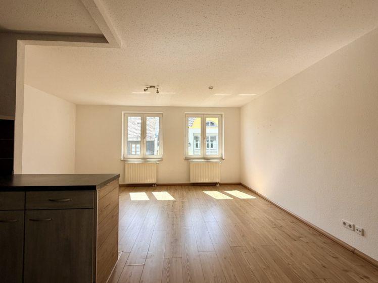 Attraktive 2-Raum-Wohnung mitten im Zentrum von Plauen - Photo 1