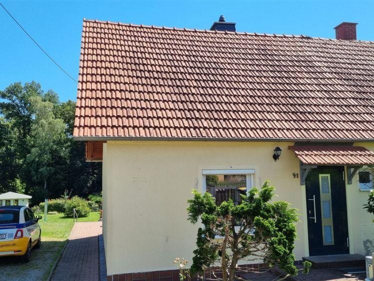 ***2,5-Raum-Doppelhaushälfte mit XXL-Grundstück – seltenes Mietangebot auf 73m²*** - Foto 1