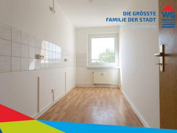 3-Raum Whg. mit umgebauter Küche/Fenster sowie HWR - Foto 1
