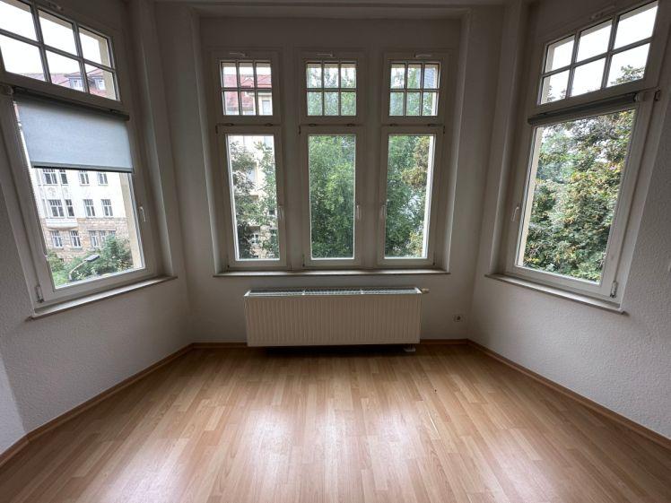 3.OG mit Aufzug / EBK*** / Balkon / Dusche + Wanne ! Frei ab 1.8.26 - Photo 1