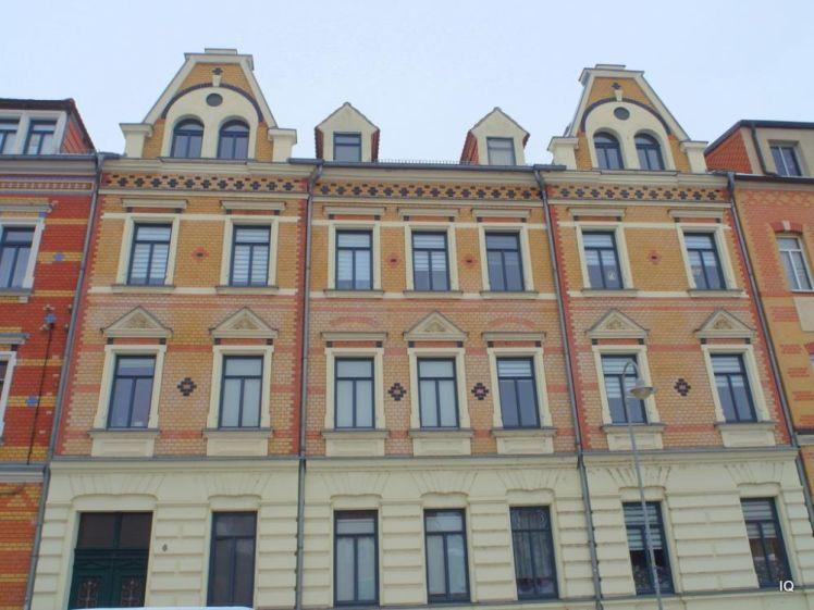 Gemütliche 2-Zimmer-Wohnung mit Balkon zur Hofseite, separater Küche, Laminatboden und Badewanne - Foto 1