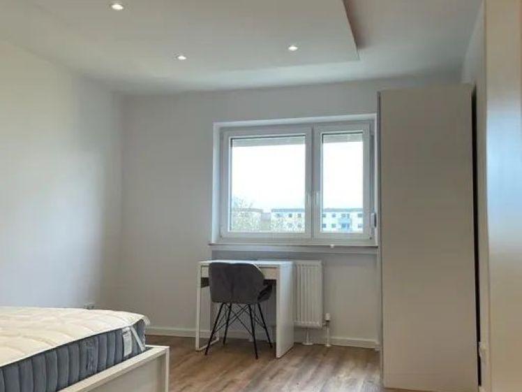 Schönes WG Zimmer mit Balkon und super Anbindung - Photo 1