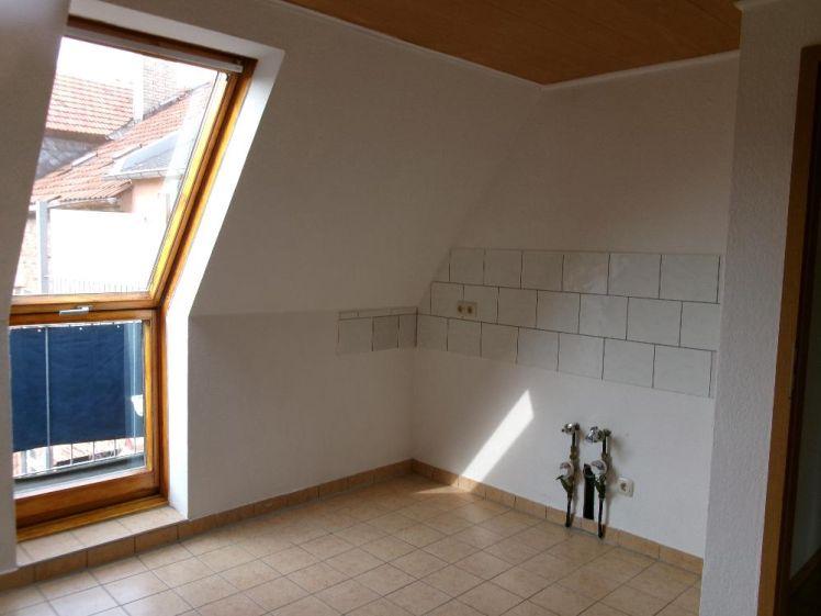 Auerbach: 2 helle Zimmer, Balkon, Tageslichtbad m. Dusche - Photo 1