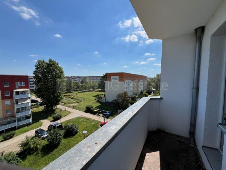 2-Raum-Wohnung, mit Balkon, Bad mit Wanne u. Fenster, Südring 90b, frei ab sofort! - Foto 1