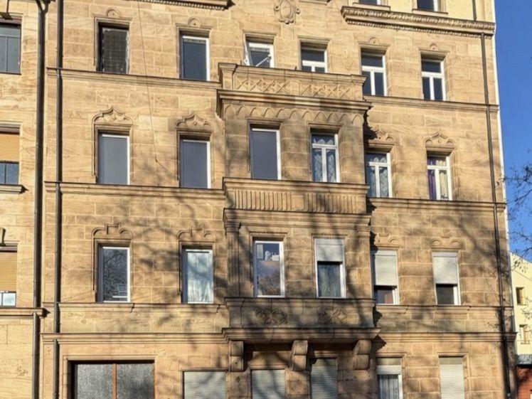 Helle 2-Zimmer-Wohnung mit schönem Parkblick in Fürth. - Photo 1