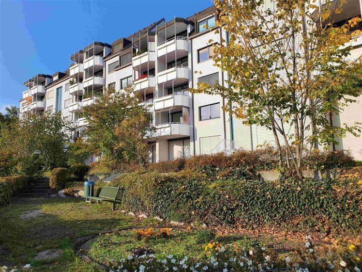 Großzügige 2-Zimmer mit Wannenbad, Balkon, Aufzug, Tiefgarage und Abstellraum am Küchwald - Photo 1