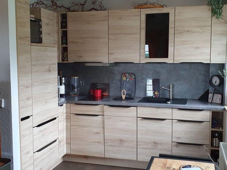 Moderne Whg. im 1.OG + Balkon + EBK Abkauf Vormieter mögli. - Foto 1