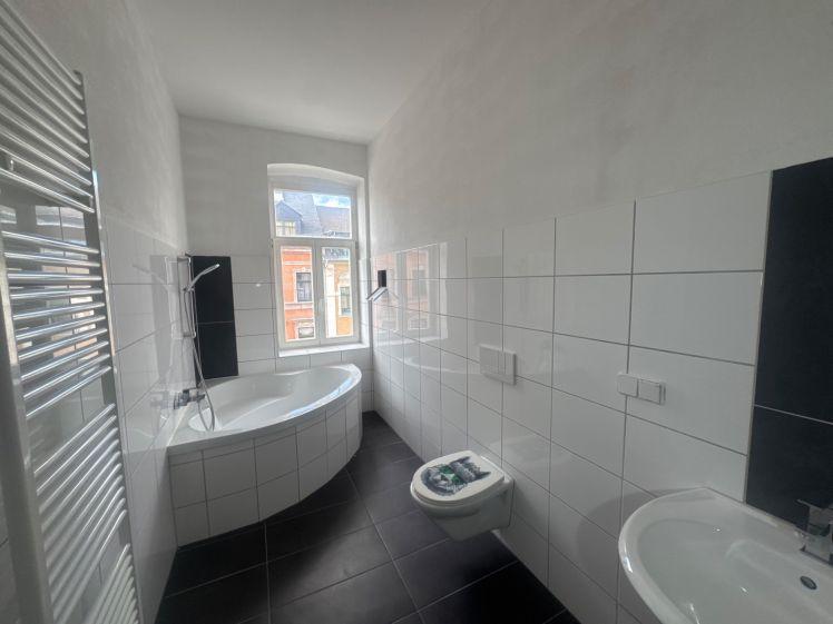 Frei ab SOFORT - 3. OG - Tageslichtbad - Eckbadewanne ! City-NAH !!! - Photo 1
