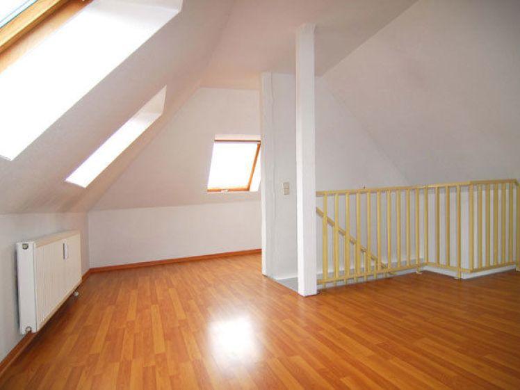 Hübsche Dachgeschoss-Maisonette-Wohnung in zentrumsnaher, grüner Lage! - Photo 1