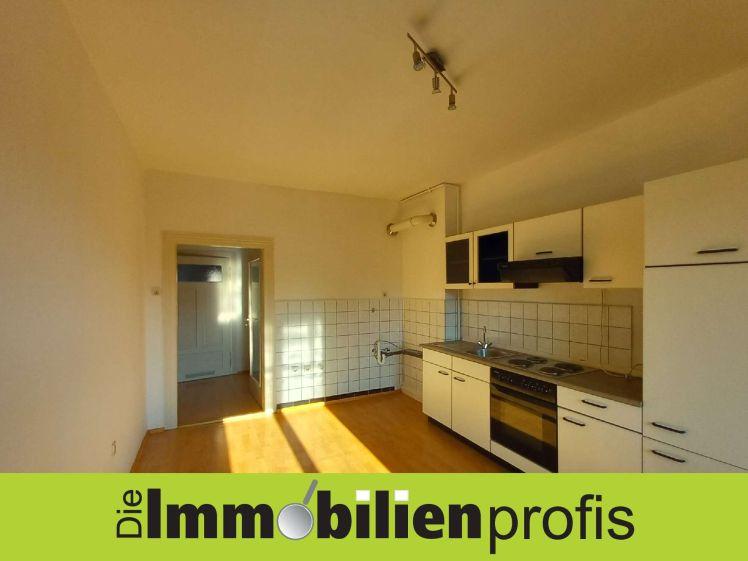 52173 - Helle Dachgeschoßwohnung mit Einbauküche - Foto 1