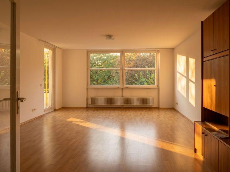 Schöne 4-Zimmer-Wohnung mit sonnigem Balkon und viel Raum zum Leben - Photo 1