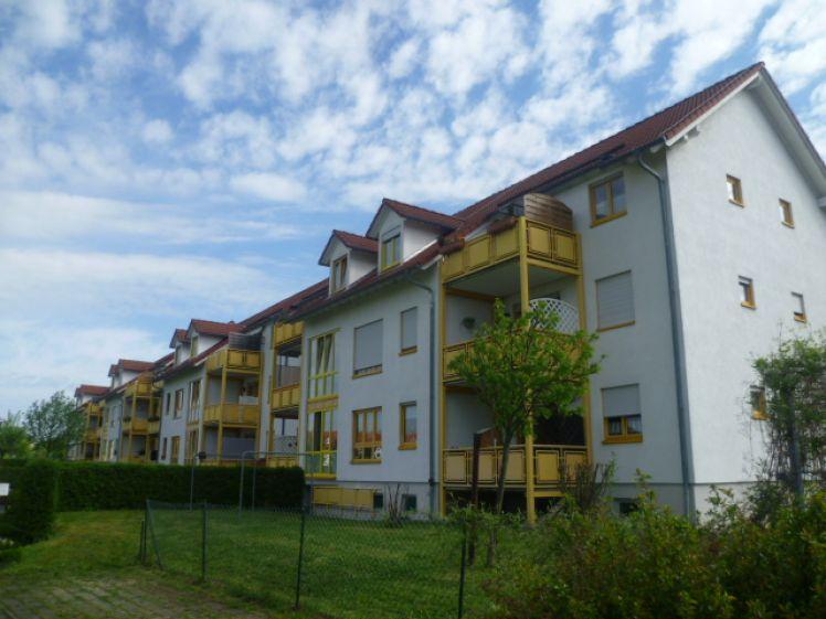 Ab sofort bezugsfertig! Frisch renoviert und mit wunderbarem Blick auf den Löbauer Berg! - Photo 1
