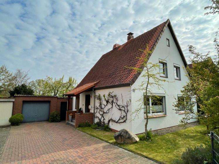 50 m² Dachgeschosswohnung im Zweifamilienhaus - Photo 1