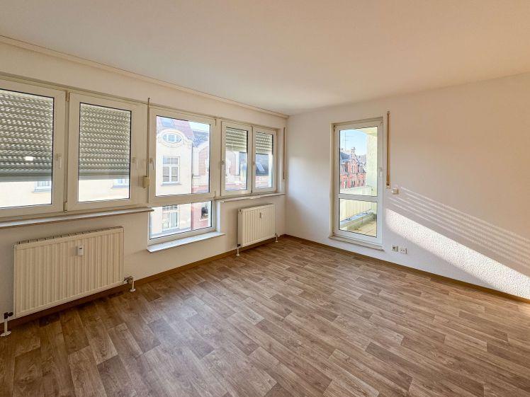 sonnige 2-Zimmer Wohnung mit Balkon, Fahrstuhl im Haus - Foto 1