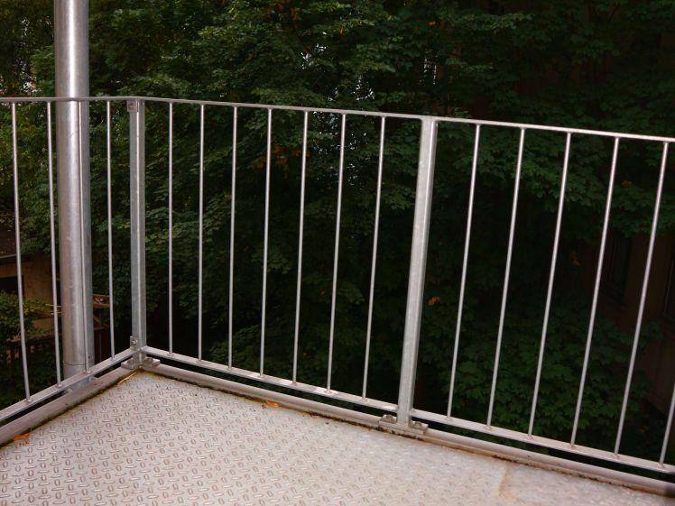 WG-gerechts im 2. OG *moderne Bodenbeläge - Eckbadewanne - Balkon - Innenstadtnähe* - Photo 1