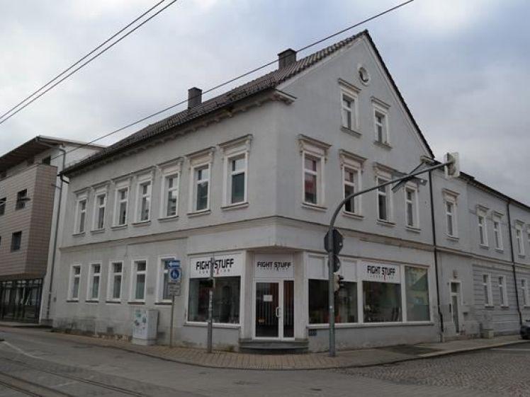 Großzügige WG 5-Zimmer mit Laminat, EBK, sep.WC und Wannenbad in zentraler Lage! SP mgl. - Foto 1