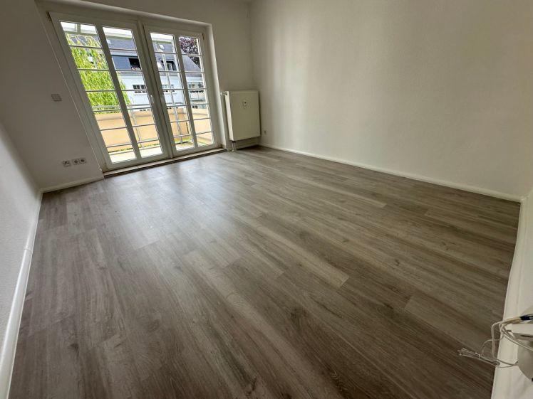 Moderner Laminat !!! Wohnen am Heimgarten im 1. OG ! - Foto 1