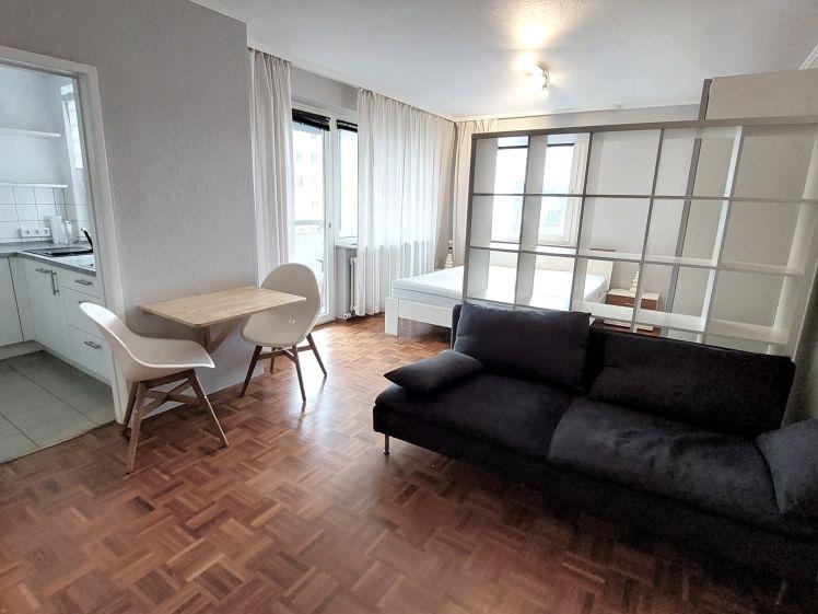 Großzügige moderne 1,5 Zimmer Wohnung mit Balkon - voll möbliert - Foto 1