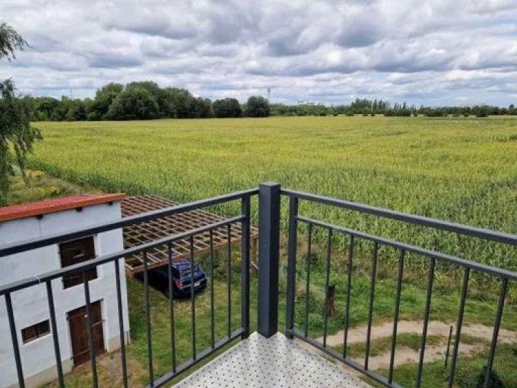 Sonnige Dachgeschosswohnung über den Dächern von Waßmannsdorf - Photo 1
