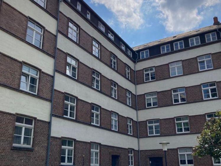 Großzügige 2-Zimmer mit Laminat, Wannenbad & Balkon in ruhiger Lage! - Foto 1