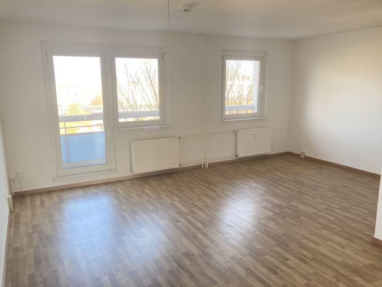 Große 3RW mit Balkon... - Foto 1