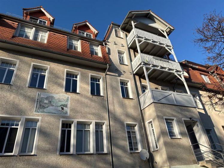 Großzügige 3-Zimmer mit Laminat, Balkon und Wannenbad in ruhiger Lage - Photo 1