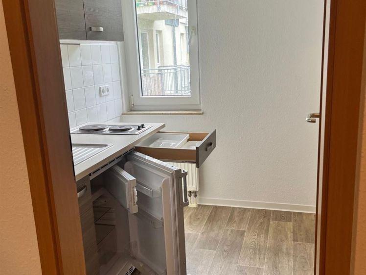 Frisch renovierte 2-Zimmer mit Dusche in beliebter Lage! TG mgl.! Teilmöbliert! - Photo 1